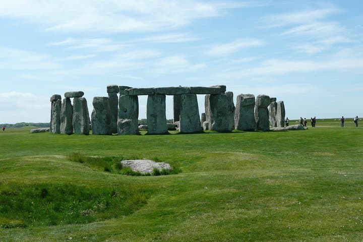 Stonehenge Salisbury Cathedral & Magna Carta. Private Car Tour.