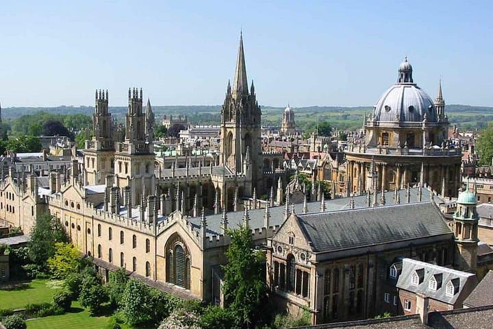 Windsor, Oxford and Stonehenge Private Tour with Tickets