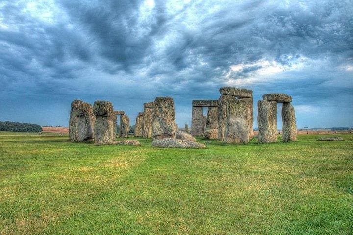 Private driver guided tour Stonehenge