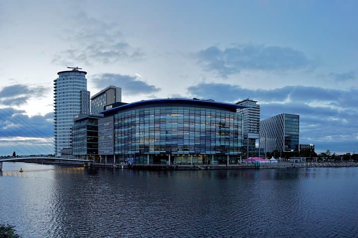 Private Manchester Departure Transfer - Hotel / Accomm to Manchester Airport