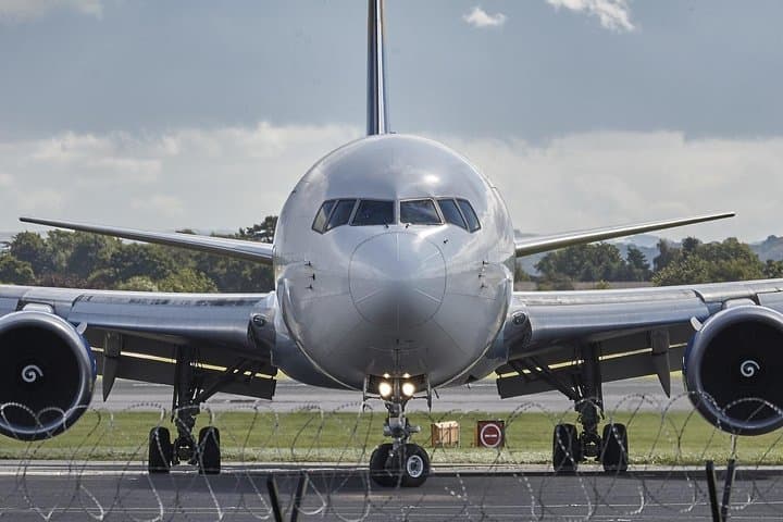 Private Glasgow Departure Transfer: Hotel / Accommodation to Airport