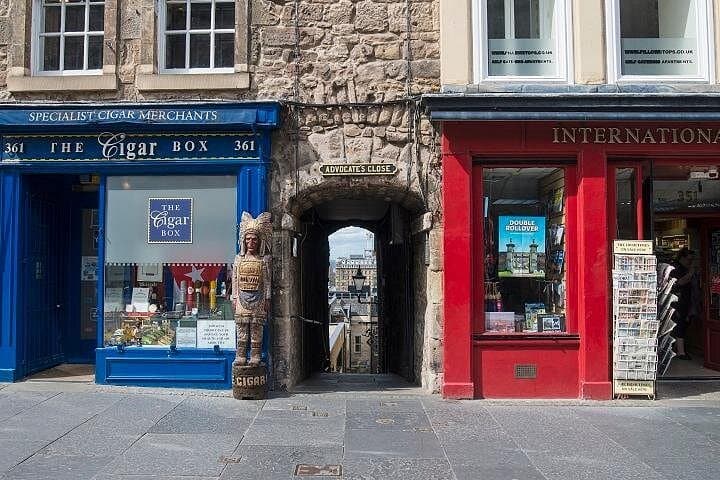 Advocate's Close