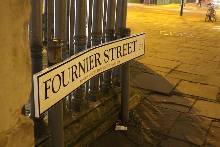 2-Hour Jack the Ripper Small Group Walking Tour in London