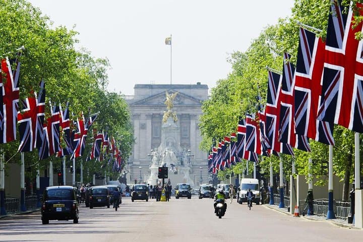 Full Royal Tour: Royal London & Buckingham Palace Tour