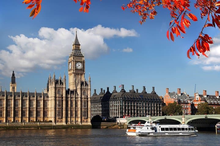 Tower Bridge River Sightseeing Cruise from Westminster