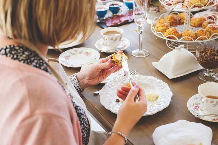 Traditional Afternoon Tea Experience and Baking Class in Stratford-upon-Avon
