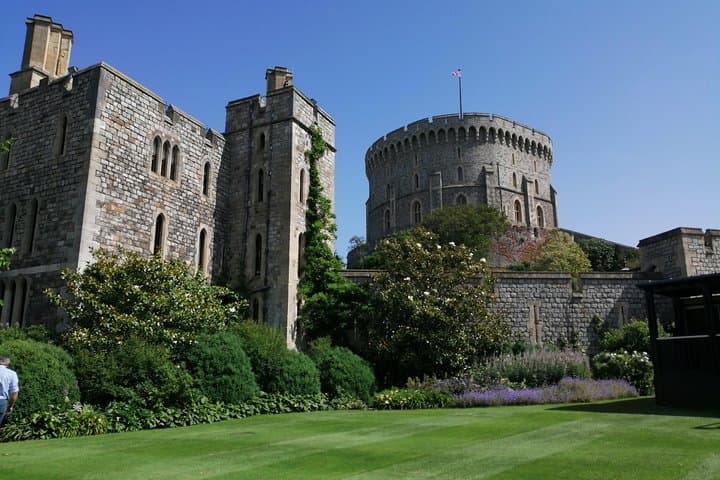 Stunning views of the Castle throughout historic Windsor