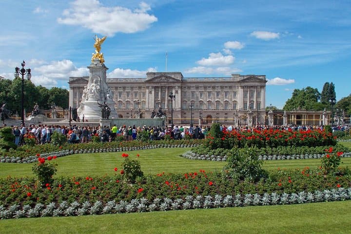 Half Day Private London Tour by Walking and Public Transportation
