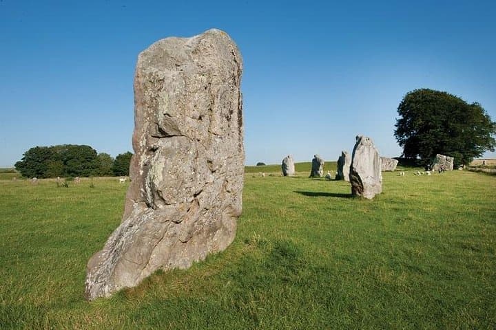 Wander freely amongst the ancient stones of Avebury !