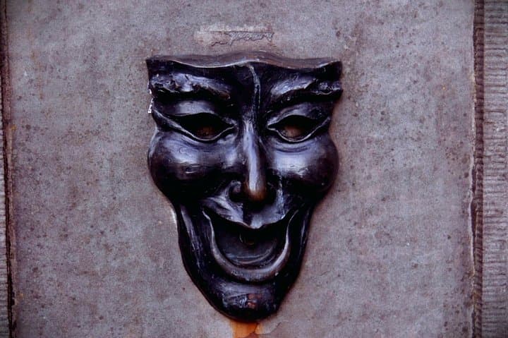 Tour de los Fantasmas, Misterios y Brujas en Español