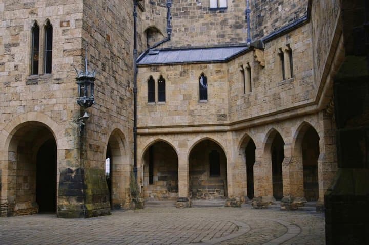 Harry Potter and English Castles - Spanish Tour Guide