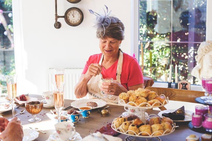 Traditional Afternoon Tea Experience and Baking Class in Stratford-upon-Avon