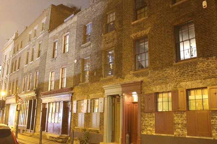 2-Hour Jack the Ripper Small Group Walking Tour in London
