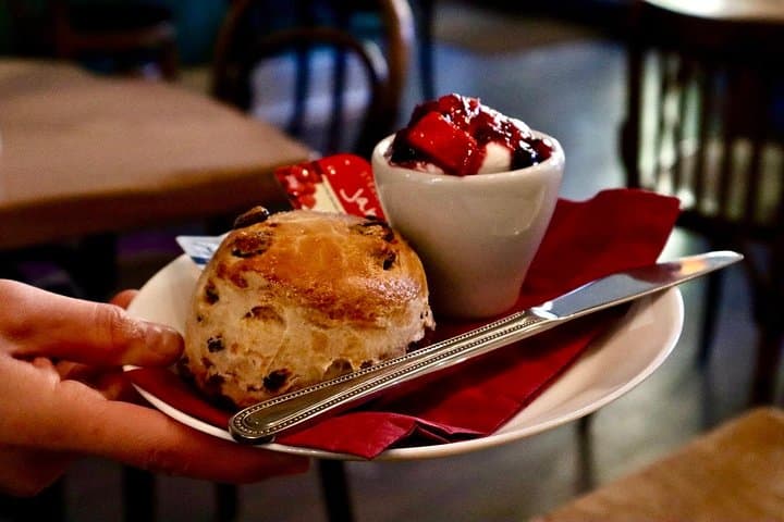 Private Food Tour of Edinburgh with Haggis, Scotch & More