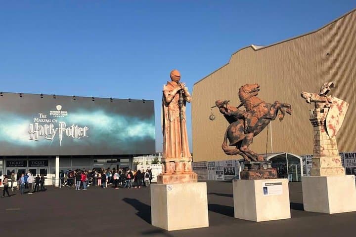 Private Transfers between London & Harry Potter Warner Studio