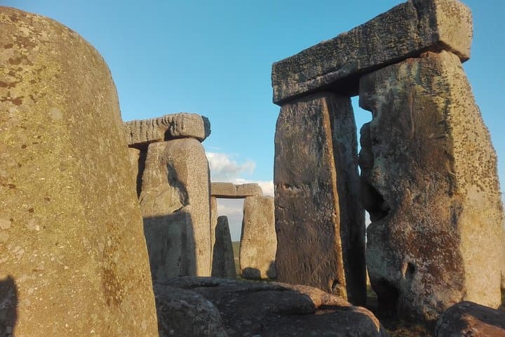 Stonehenge Private Guided Car Tour - Luxury sedan