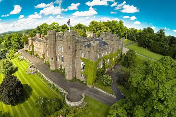 Scottish Highlands Luxury Private Sightseeing Tour with Scottish Driver