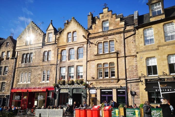 Discover curious stories of the Grassmarket.