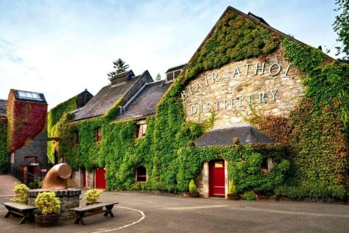 Highlands of Scotland Whisky Tour & Tasting with Scottish Local
