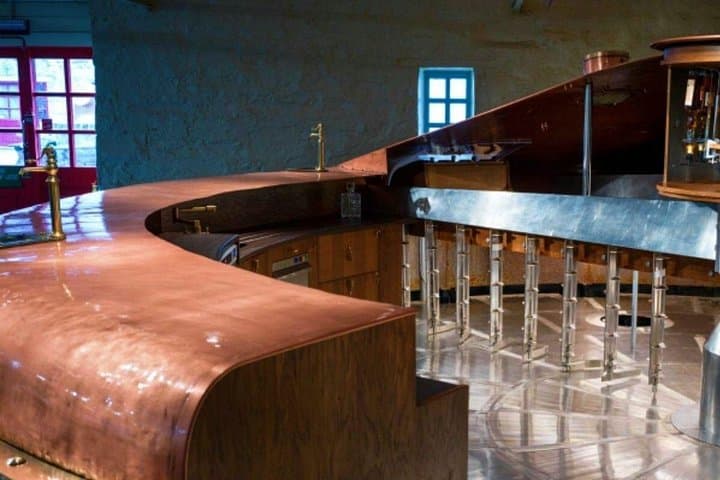 Highlands of Scotland Whisky Tour & Tasting with Scottish Local