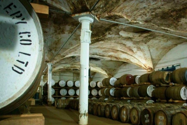 Highlands and Lowlands Whisky Distillery Private Tour & Tasting