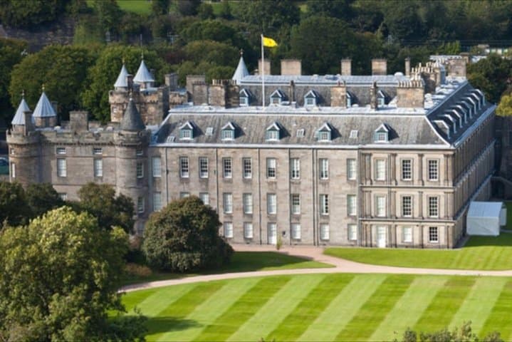 Private City Tour in Edinburgh Brazilian Guide