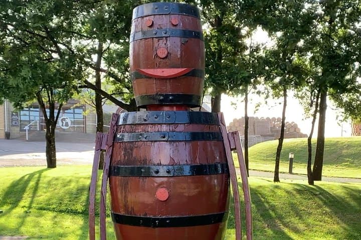 Stirling Private Tour + Whisky Distillery + Lake Lomond