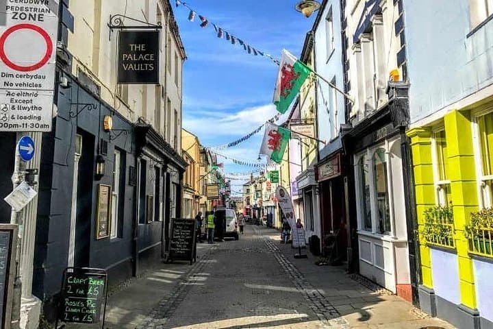 HOLYHEAD SHORE EXCURSION: North Wales Adventure - Sightseeing Day Trip Tour