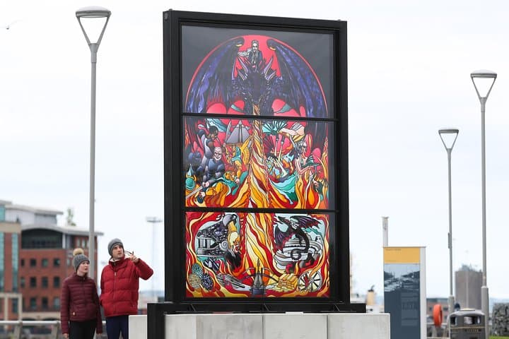 Belfast: Glass of Thrones Walking Trail