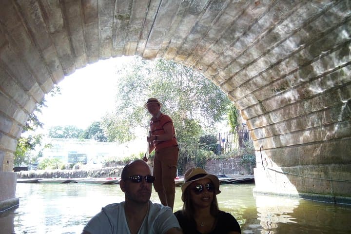 Oxford punting on river with chauffeur guide