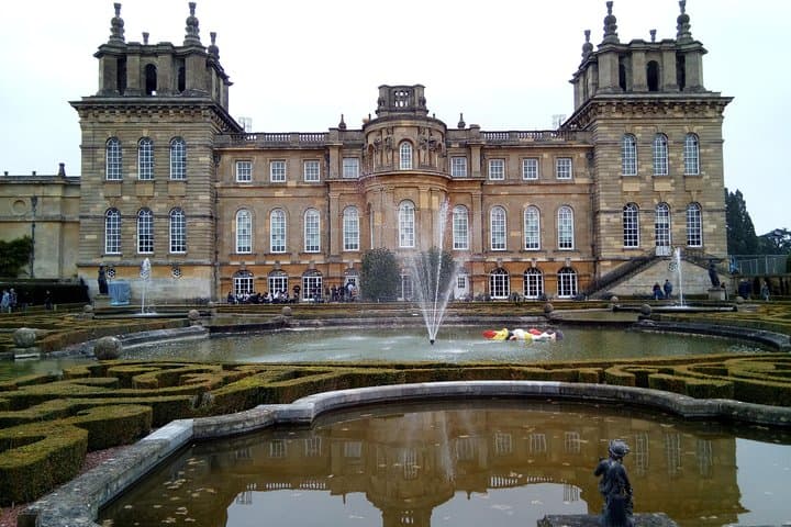 Blenheim palace fountains laid out by 9th duke
