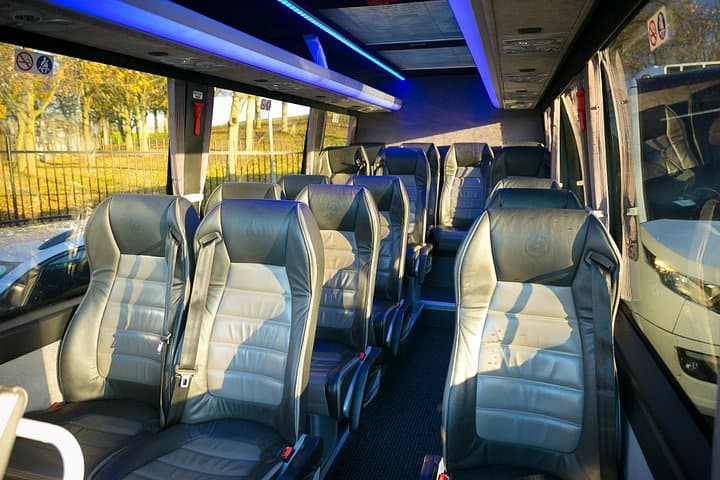 Private Minibus Transfer: Luton Airport to Central London