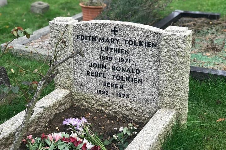J.R.R. Tolkien's Oxford and Stonehenge Private Tour