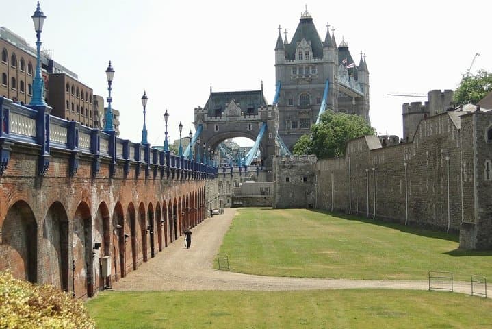 Private Layover Tour of London from Heathrow Airport