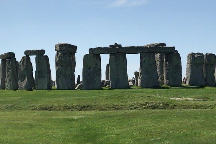 Salisbury Magna Carta Stonehenge and Bath Private Tour