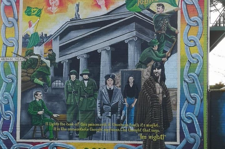 Official World Famous Belfast Black Taxi Tour