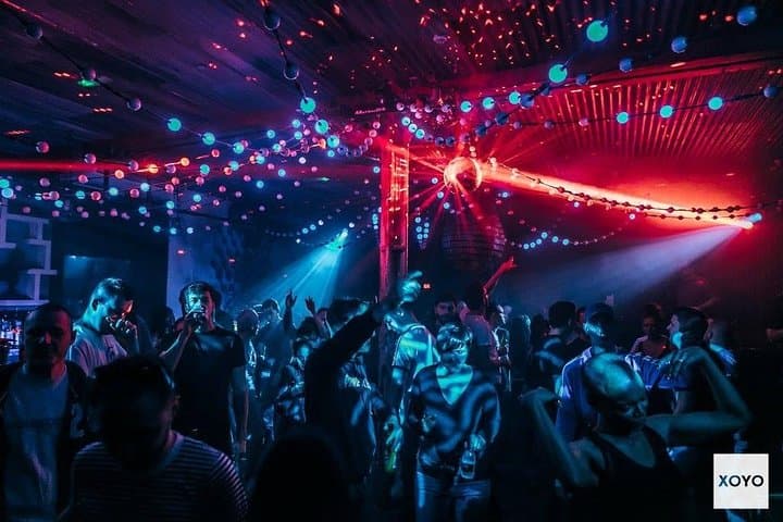Private Amazing Nightlife in London East Tour