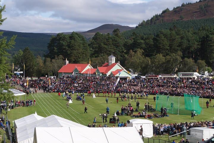 Round-Trip Transportation to the Braemar Highland Games from Edinburgh