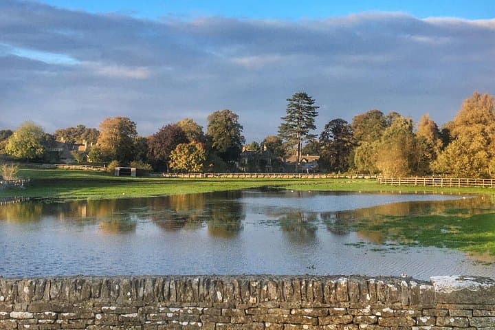 Tour to Stratford & The Cotswolds from Cambridge by Roots Travel
