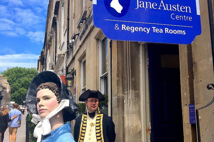 Guided tour to Bath & Stonehenge from Cambridge by Roots Travel.