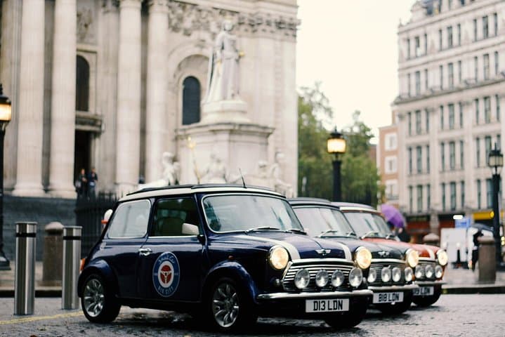 Private Tour of London's Landmarks in a Classic Car
