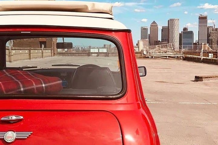 Private Tour of London's Landmarks in a Classic Car