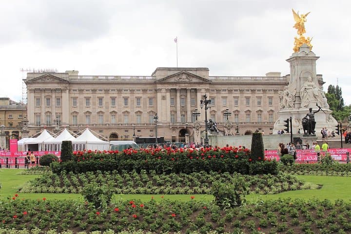 Layover Tour of London from LHR Executive Luxurious Vehicle Private Tour 6 hour