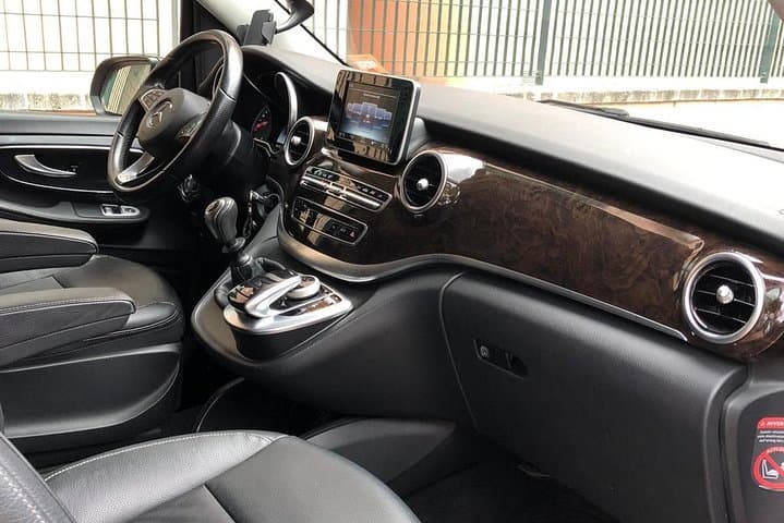 Birmingham Airport(BHX) to Towcester -Round-Trip Private Transfer