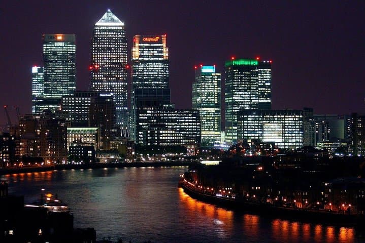 Shopping Tour in London in a Executive Luxury Vehicle private