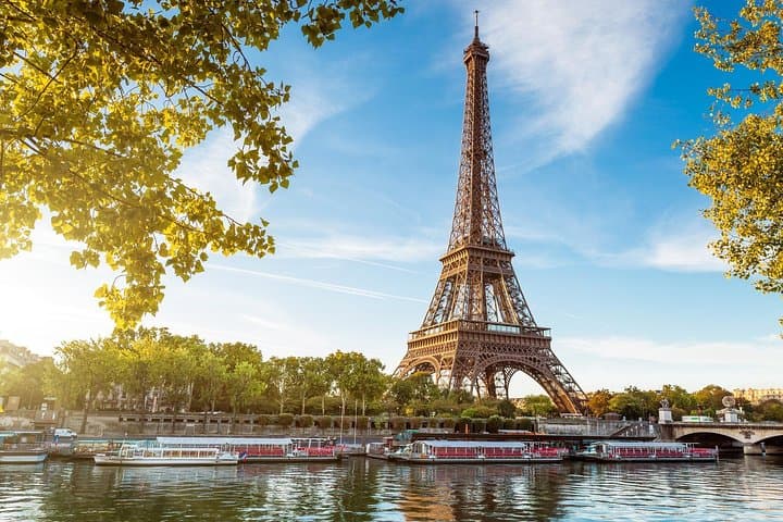 Luxury Paris Day Trip from London with Seine River Lunch Cruise