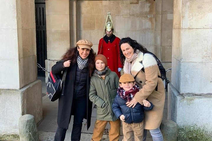 London Full Day Private Tour by Walking and Public Transportation