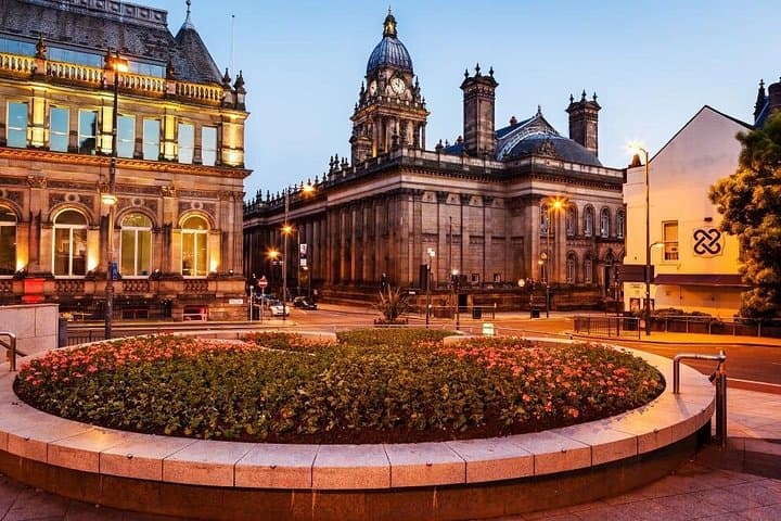 A Spectacular Scavenger Hunt: Leeds Landmarks!