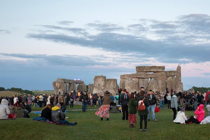 Stonehenge Tour via Winchester LDN or Southampton