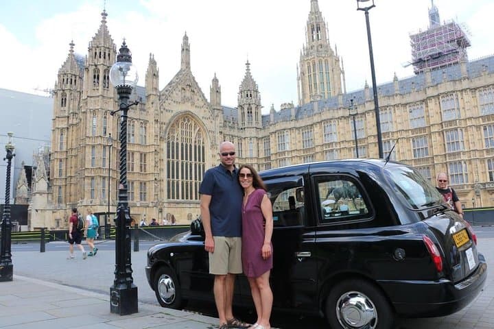 These guests outside the British Parliament building.